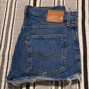 Levi’s medium rinse high rise denim shorts